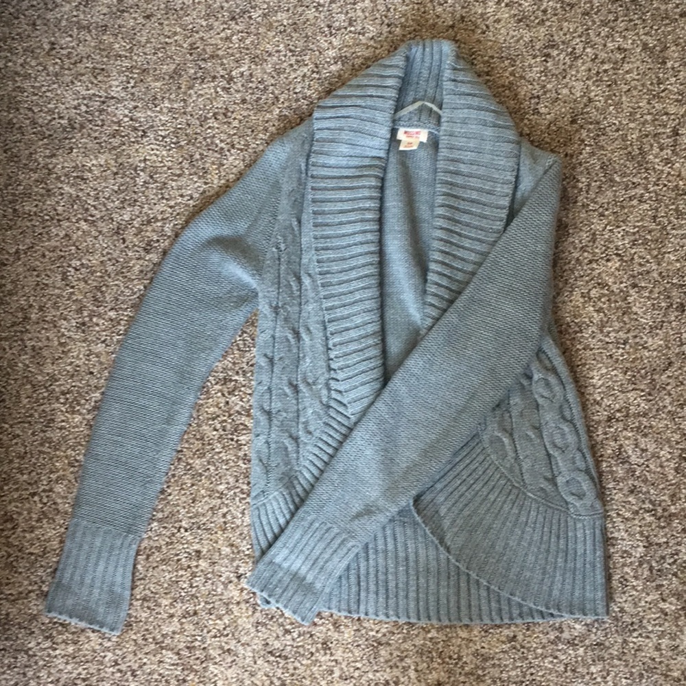 Cable knit sweater